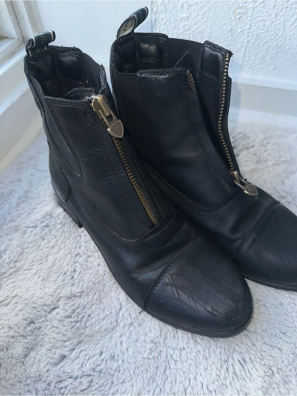 Ariat Black Leather Ankle Boots Western Zip Up Size 6